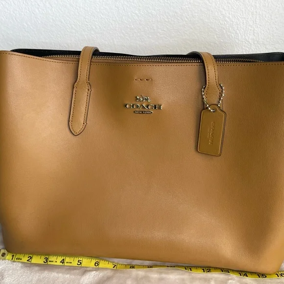 Coach Camel/Tan/Brown Leather Tote Bag - Picture 3 of 16